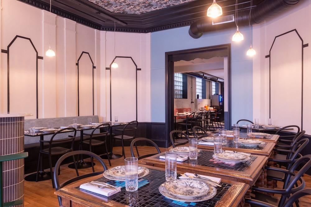 restaurant cafeteria