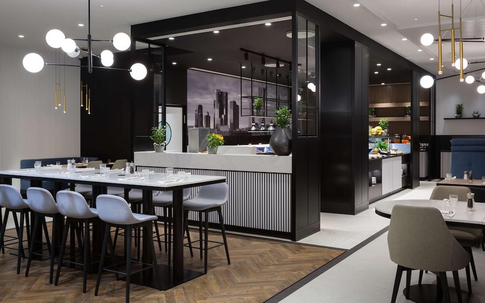 restaurant cafeteria