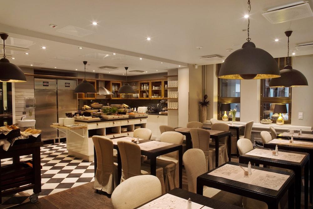 restaurant cafeteria