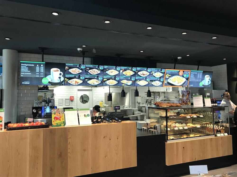 restaurant cafeteria