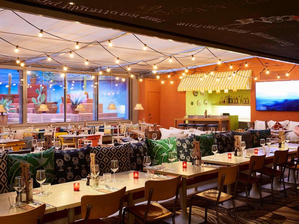 restaurant cafeteria