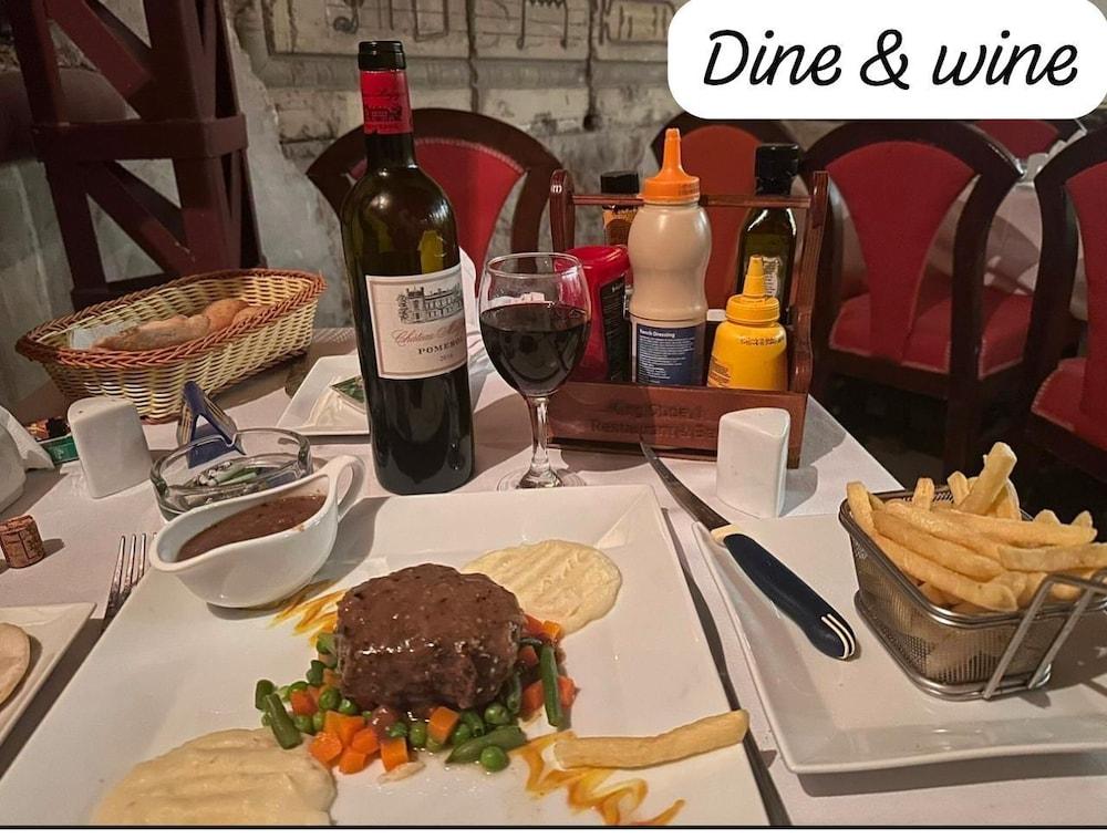 restaurant cafeteria