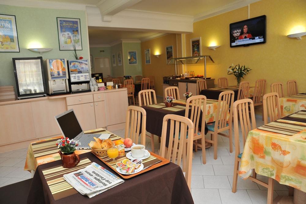 restaurant cafeteria