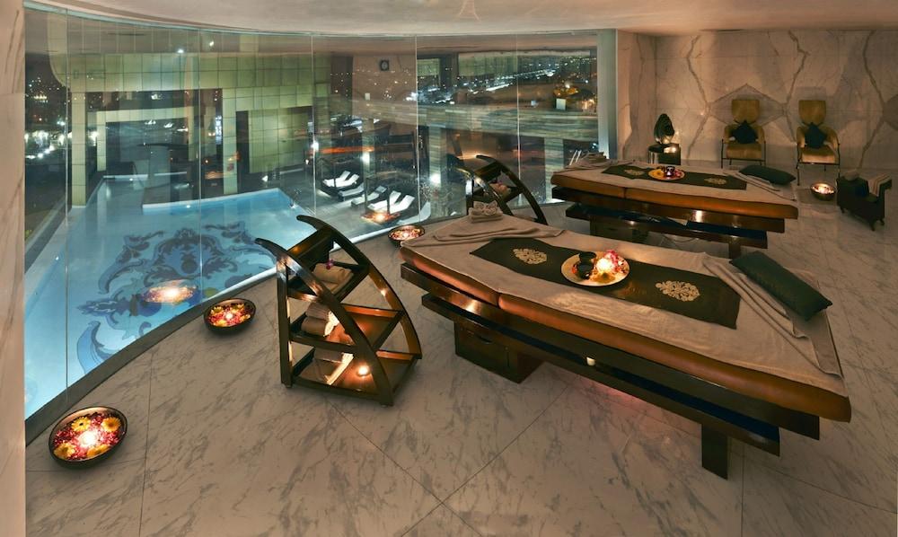 swimming pool spa