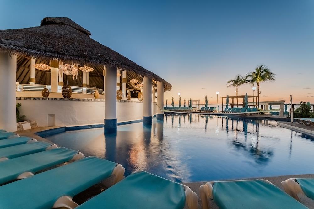 swimming pool spa