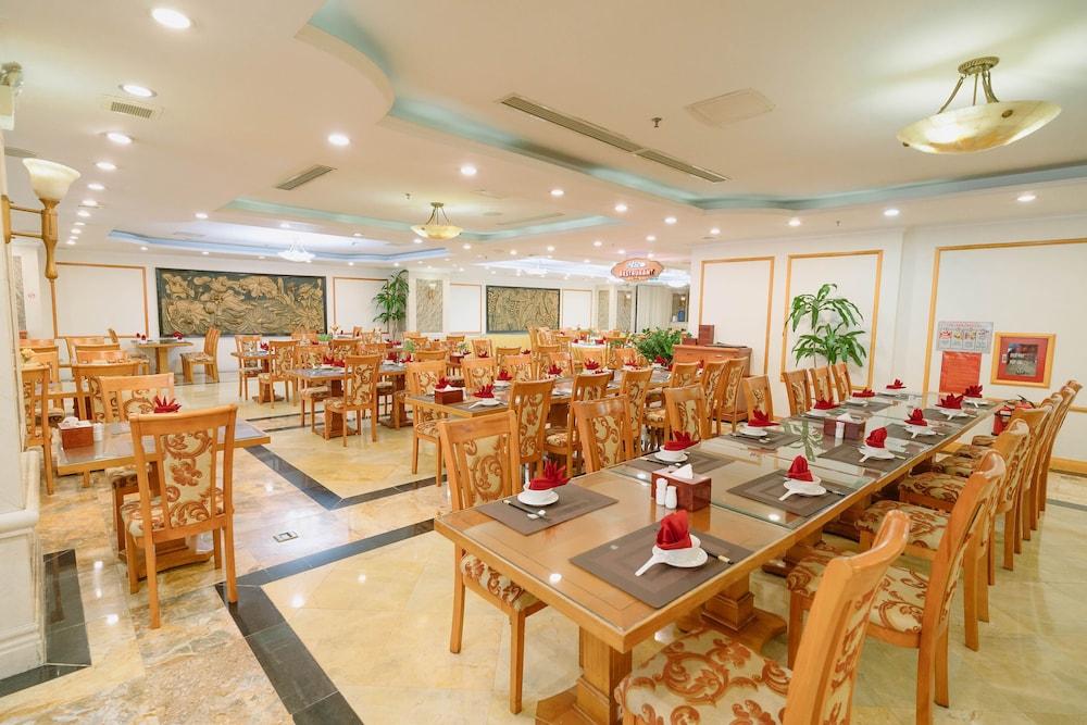 restaurant cafeteria