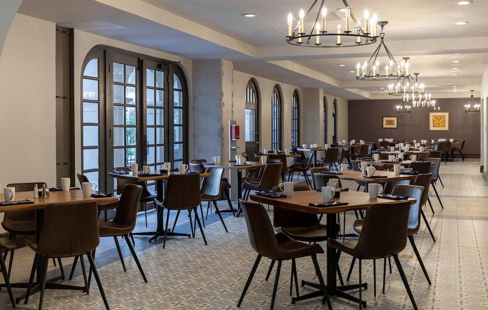 restaurant-cafeteria