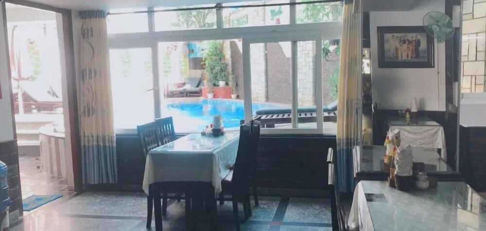 swimming pool spa
