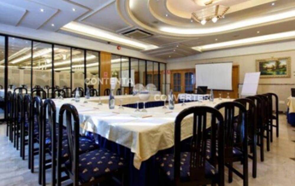 restaurant-cafeteria