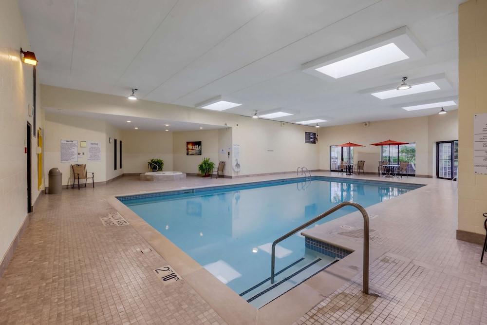 swimming pool spa