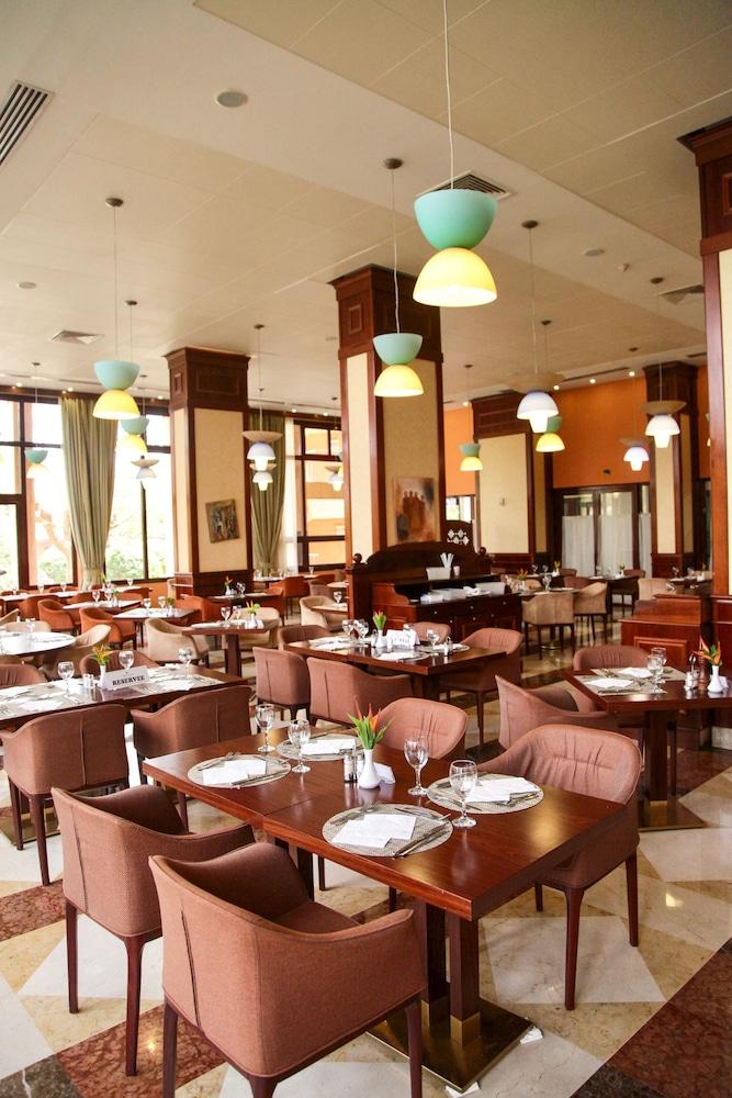 restaurant cafeteria