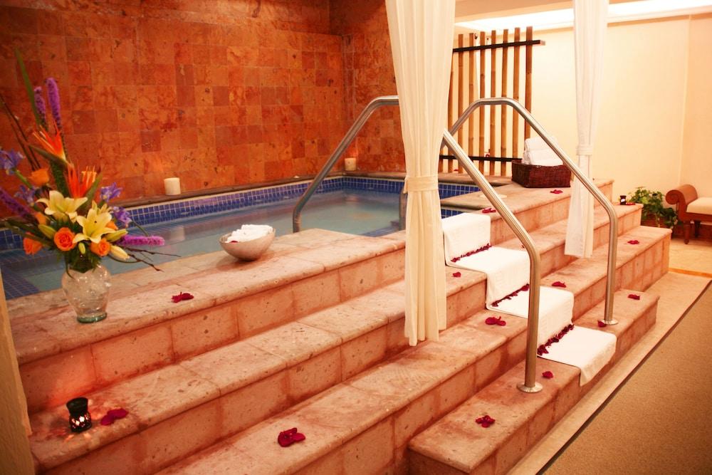 swimming pool spa