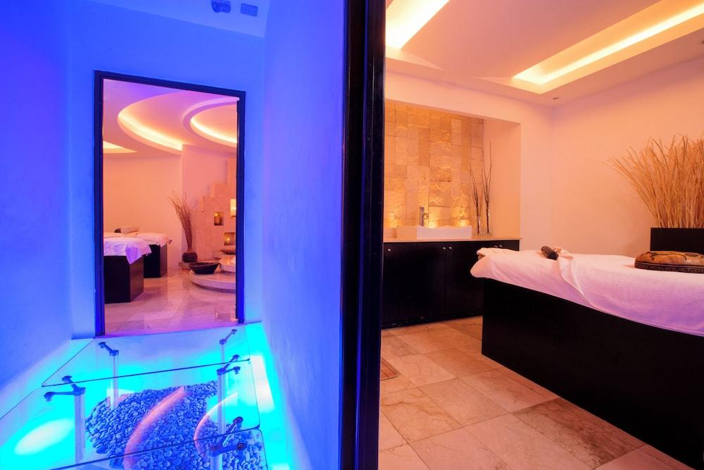 swimming pool spa