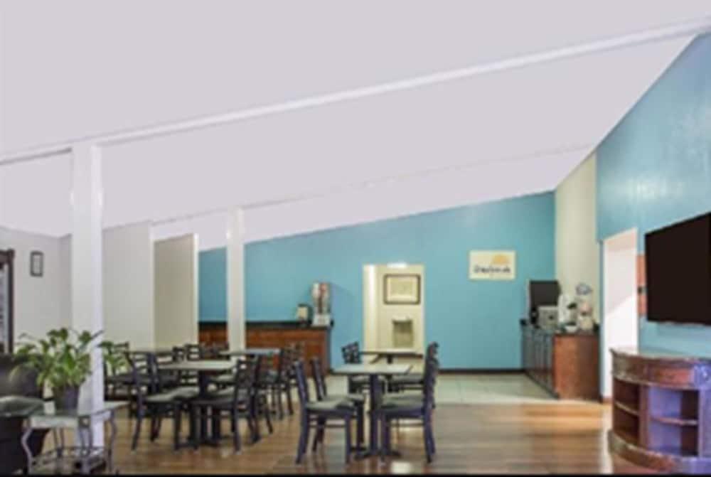 restaurant-cafeteria