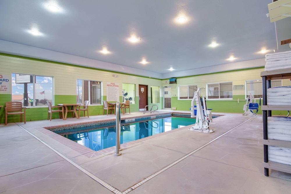 swimming pool spa
