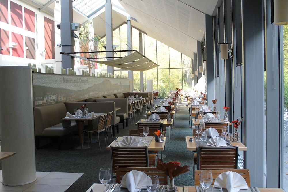 restaurant-cafeteria