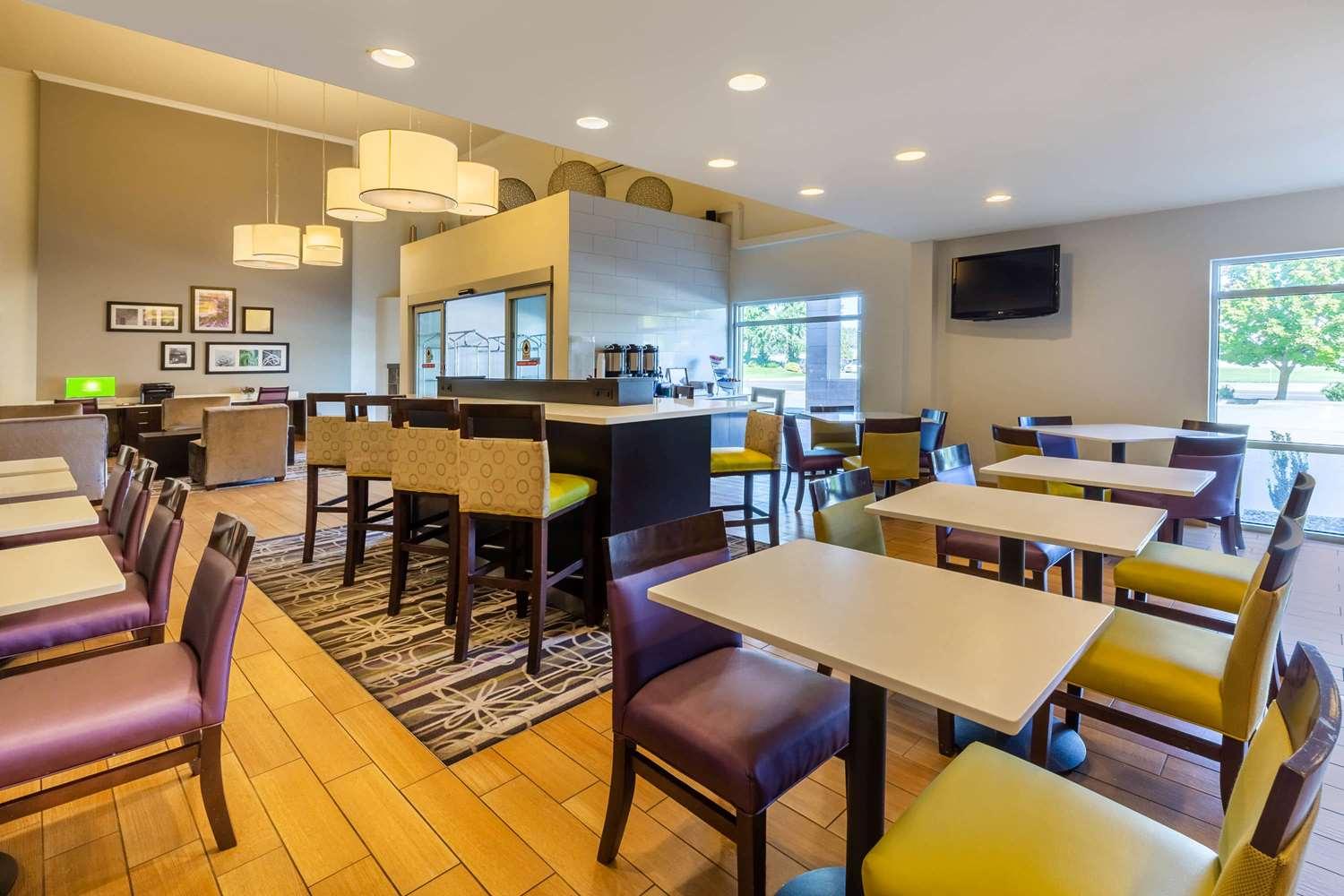 restaurant cafeteria