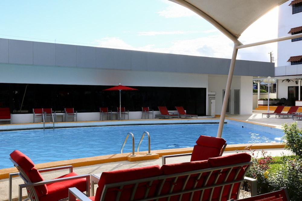 swimming pool spa