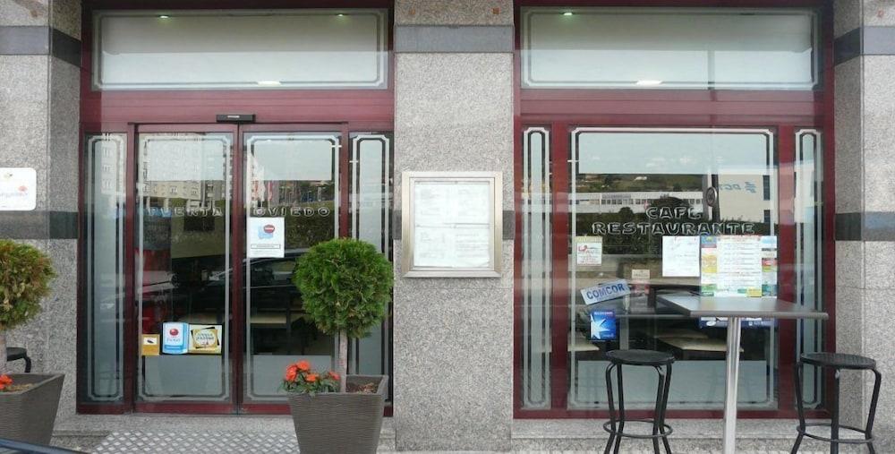 restaurant cafeteria