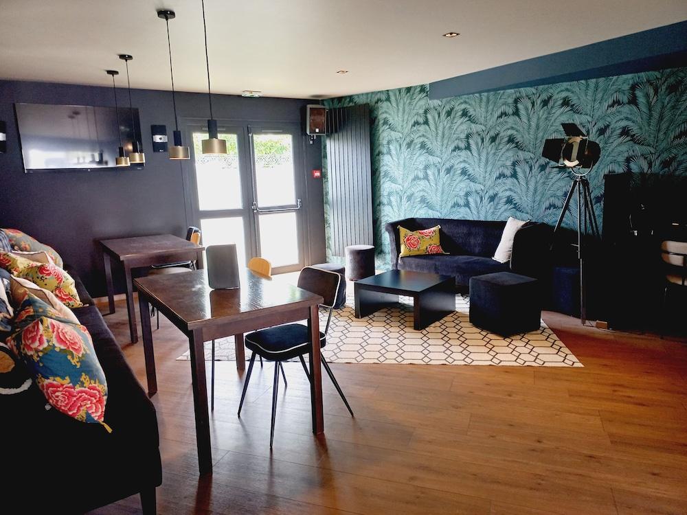 lounge
