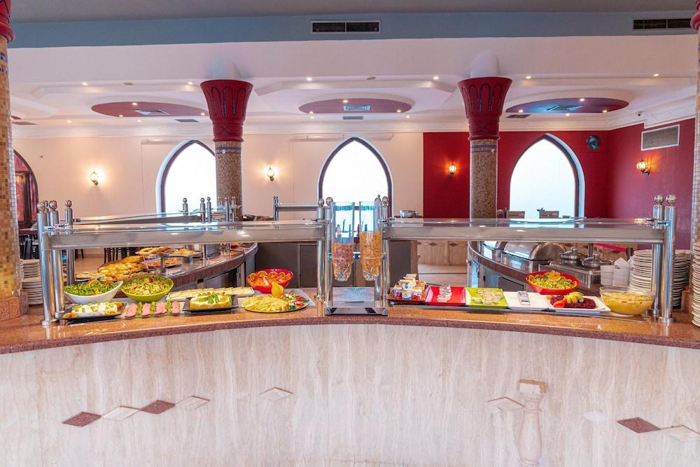 restaurant cafeteria