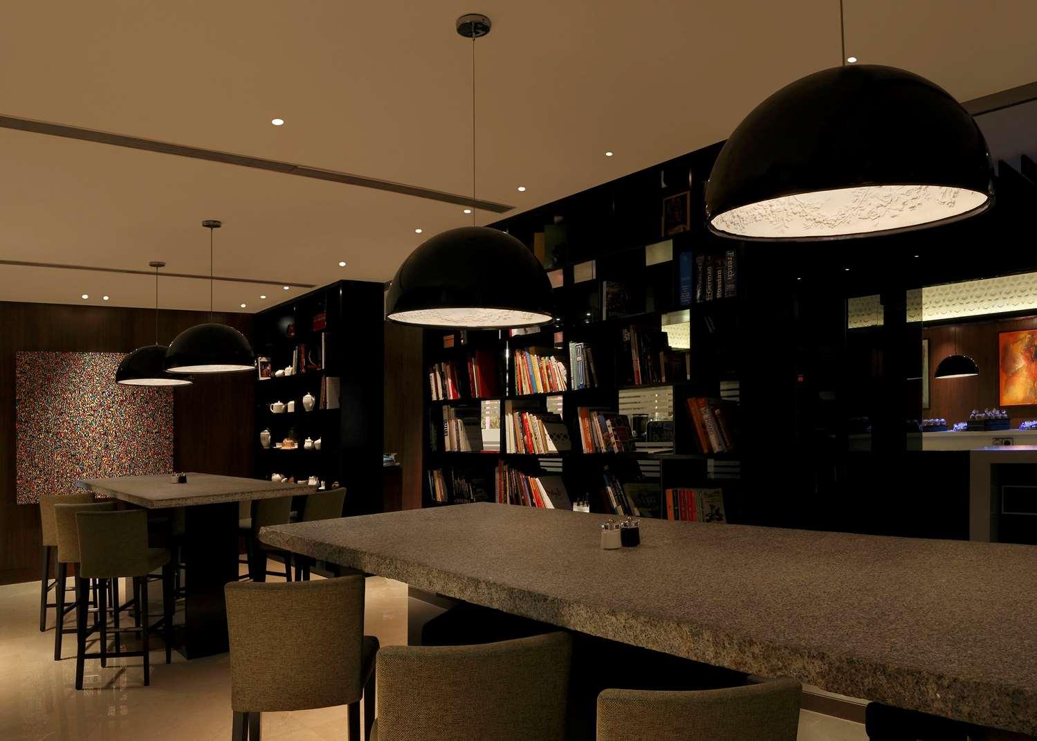 restaurant cafeteria