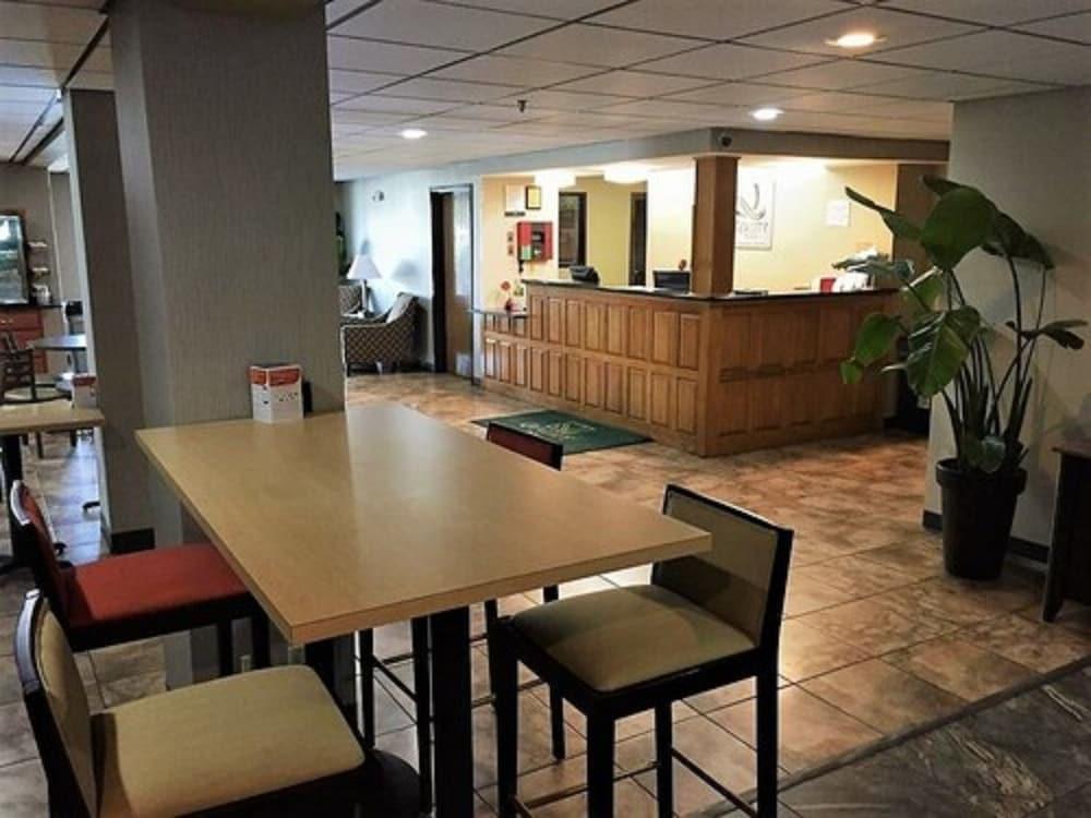restaurant cafeteria