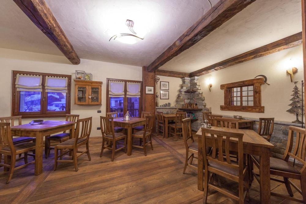restaurant-cafeteria