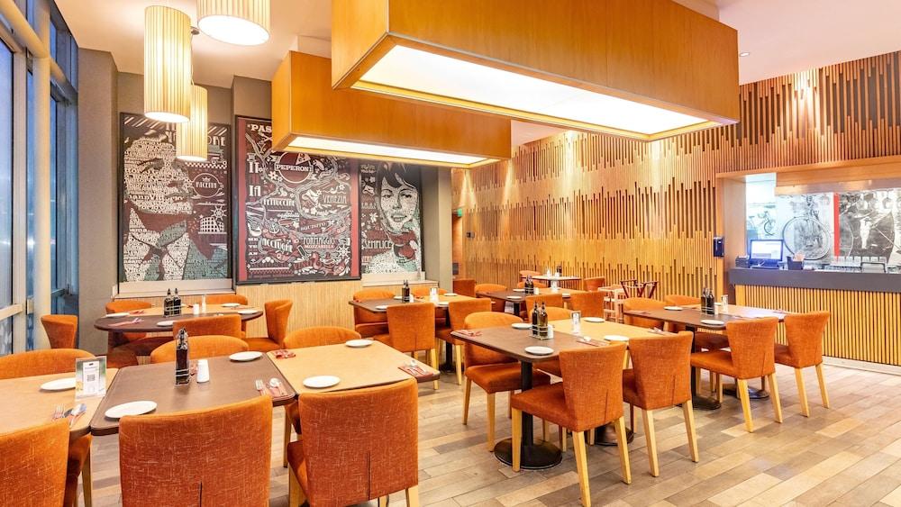 restaurant cafeteria