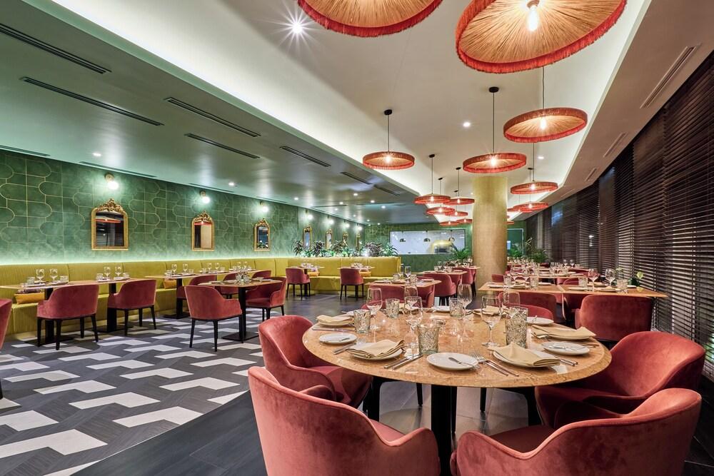 restaurant cafeteria