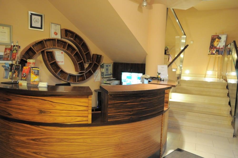 lobby
