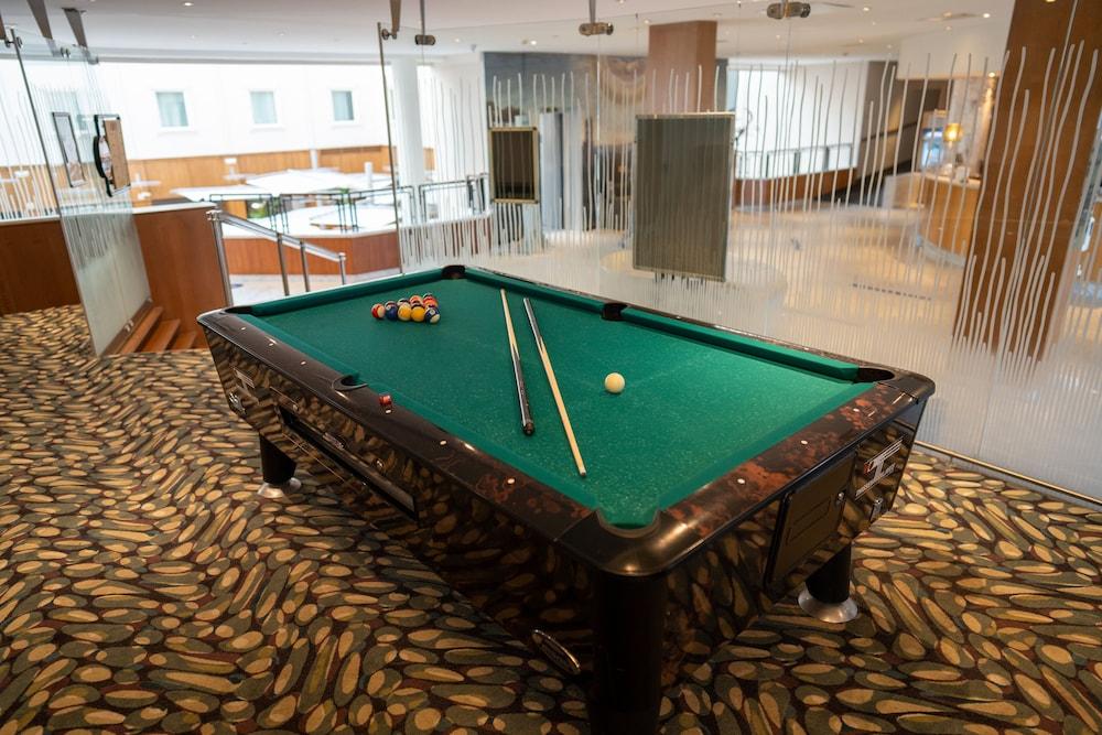 swimming pool spa