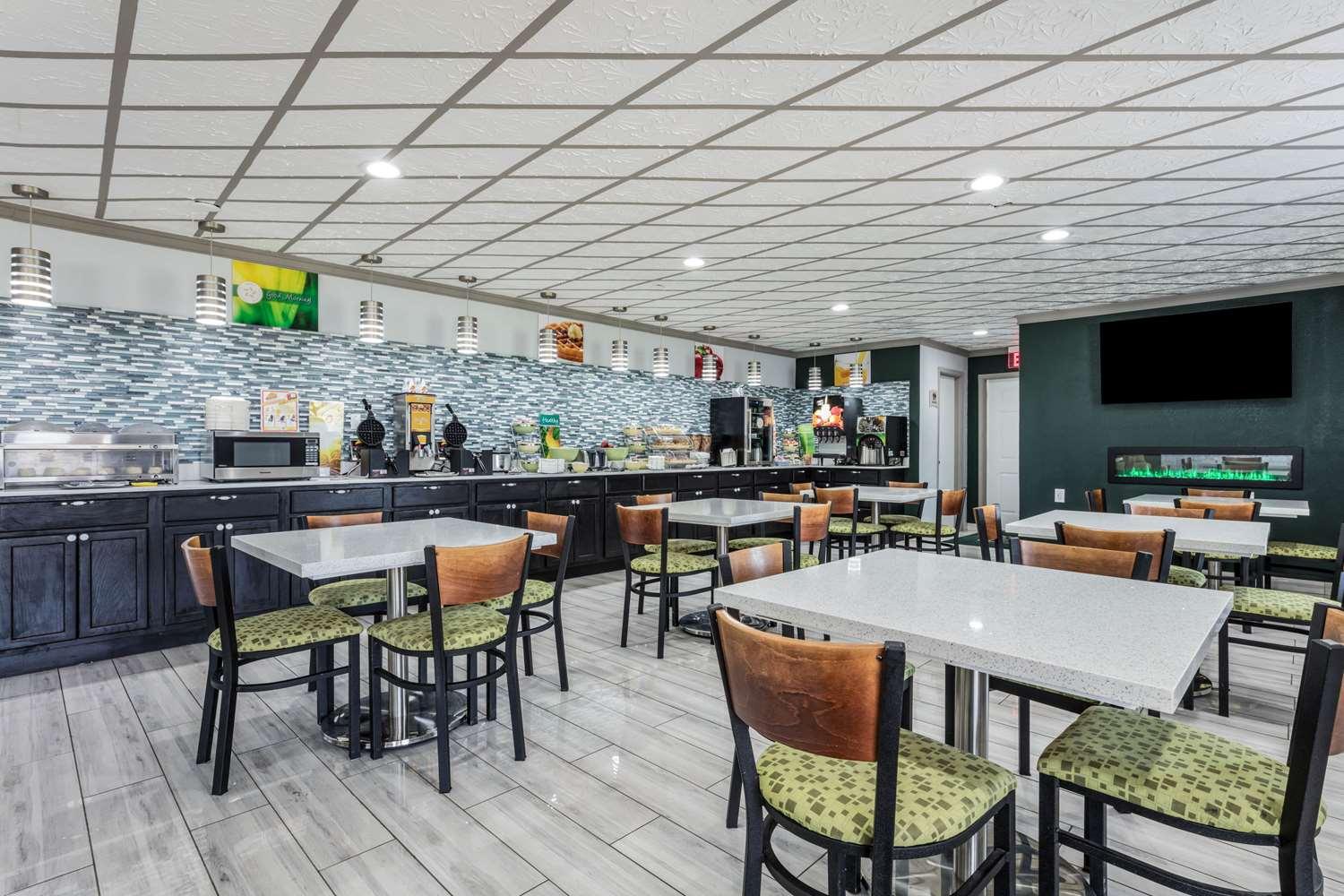 restaurant cafeteria
