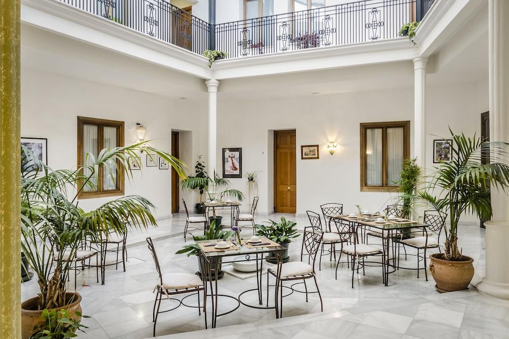 restaurant-cafeteria
