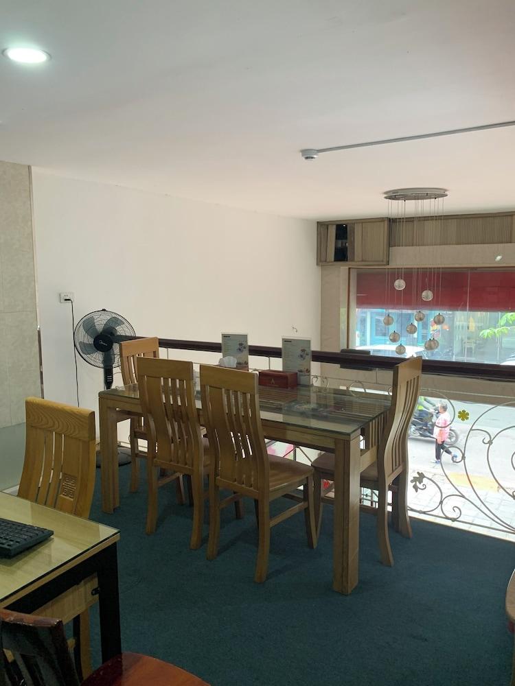 restaurant cafeteria