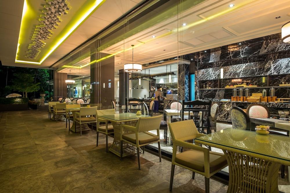 restaurant cafeteria