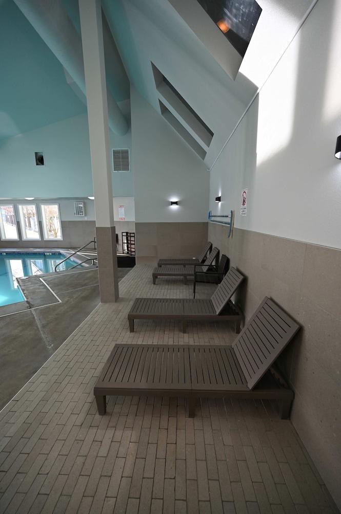 swimming pool spa