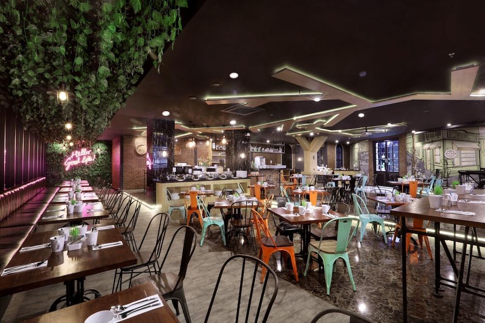 restaurant-cafeteria