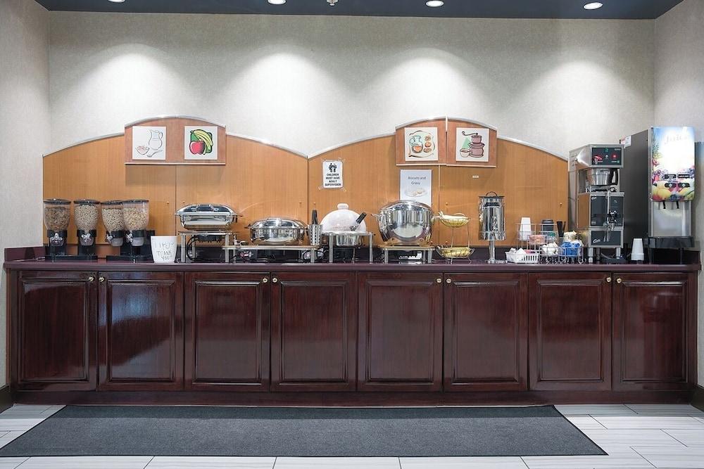 restaurant cafeteria