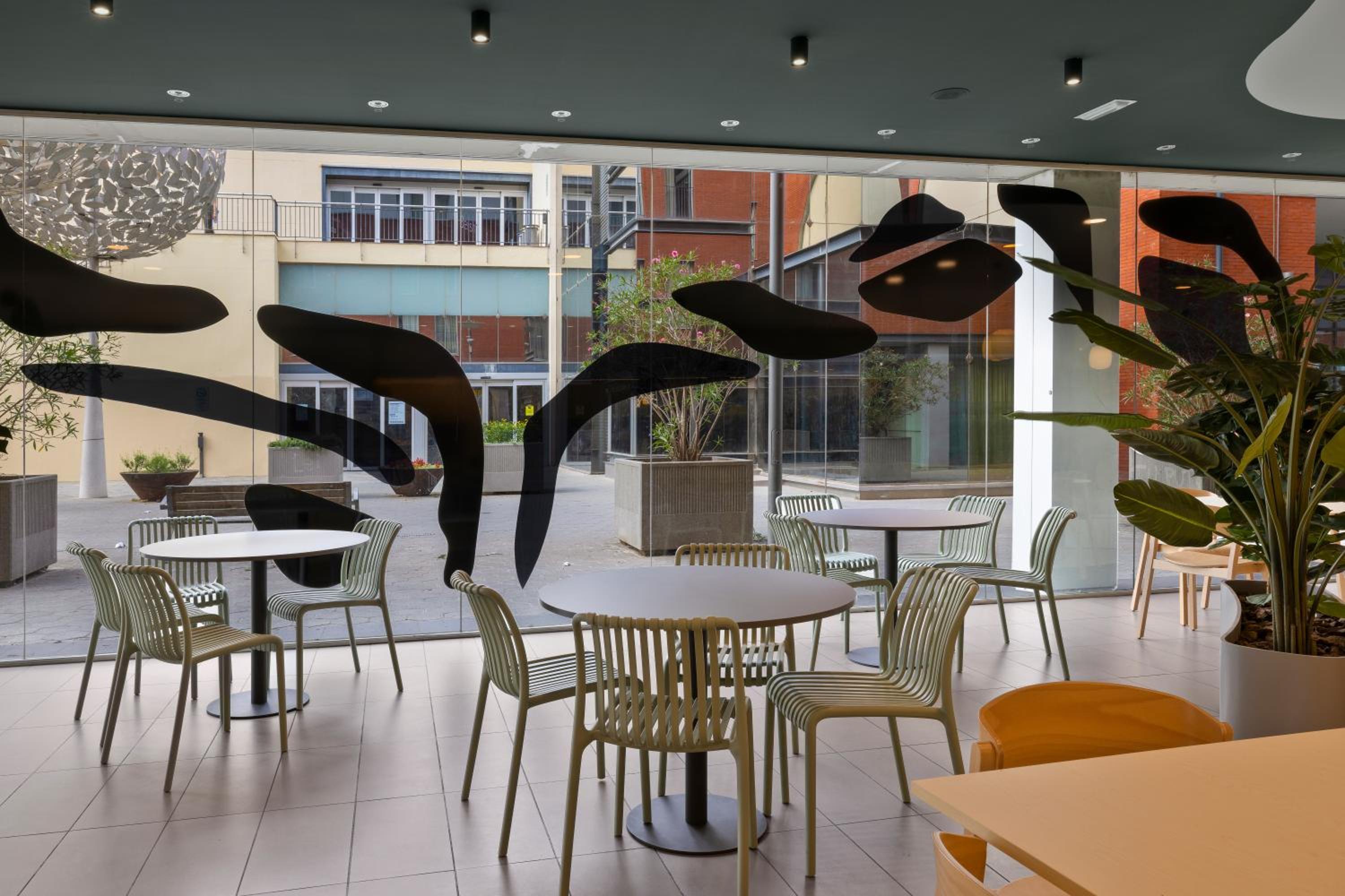 restaurant cafeteria