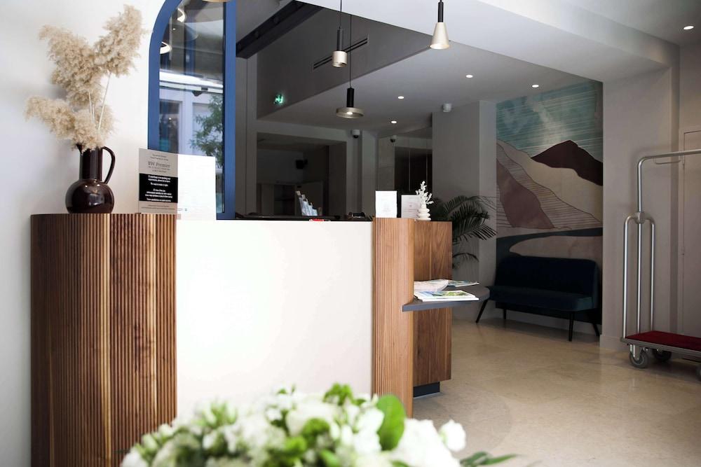 lobby