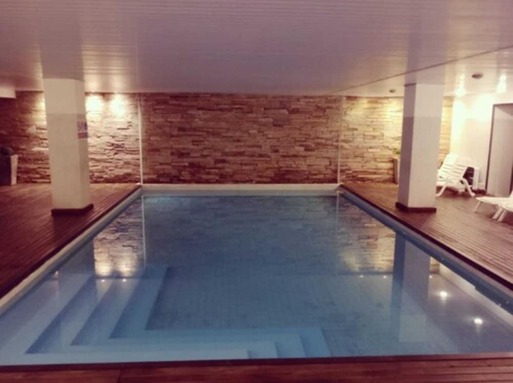 swimming pool spa