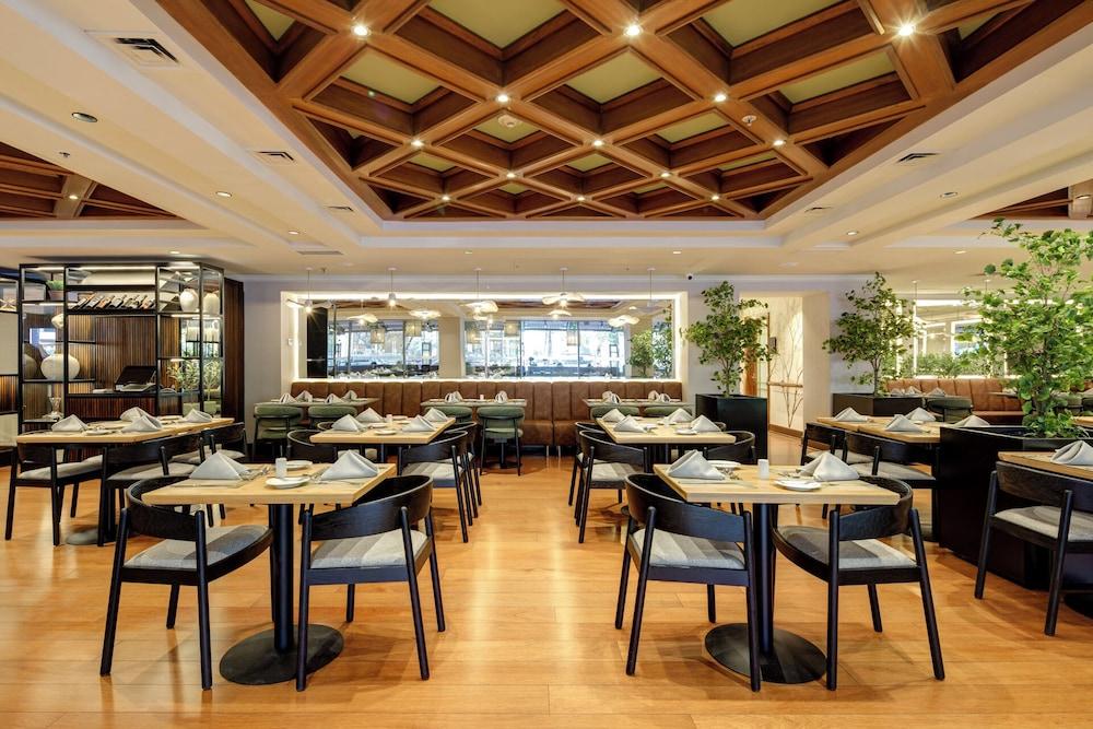 restaurant cafeteria