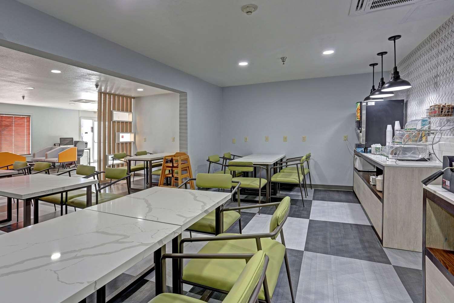 restaurant cafeteria