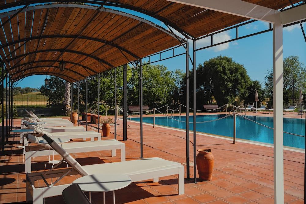 swimming pool spa