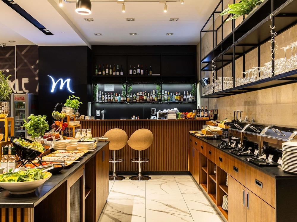 restaurant cafeteria