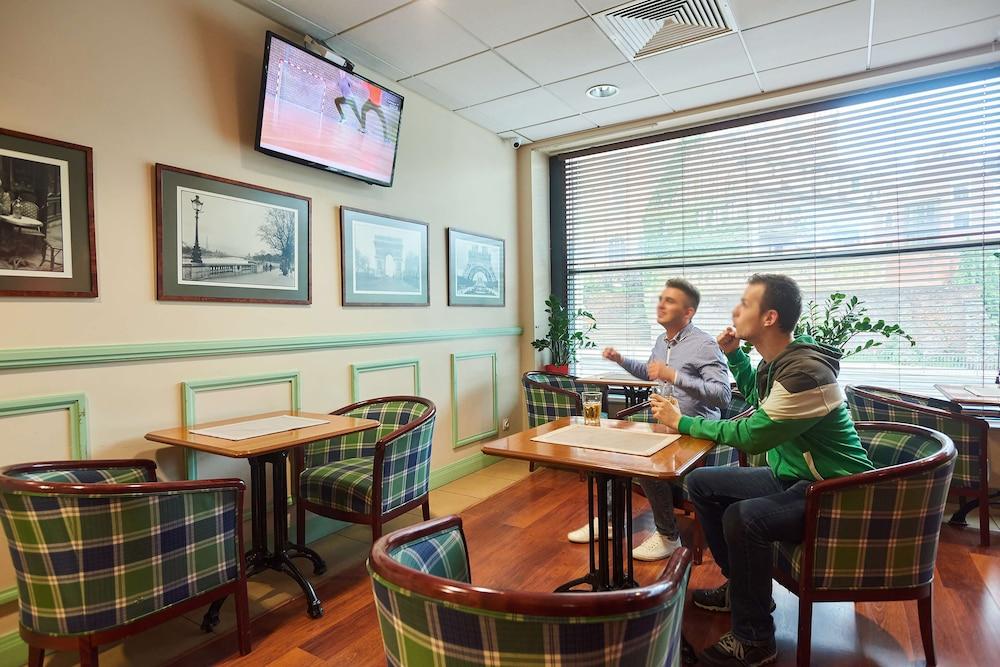restaurant-cafeteria