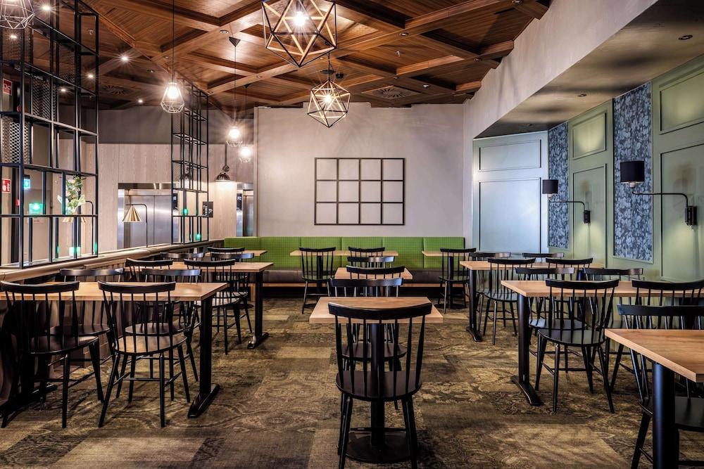 restaurant cafeteria