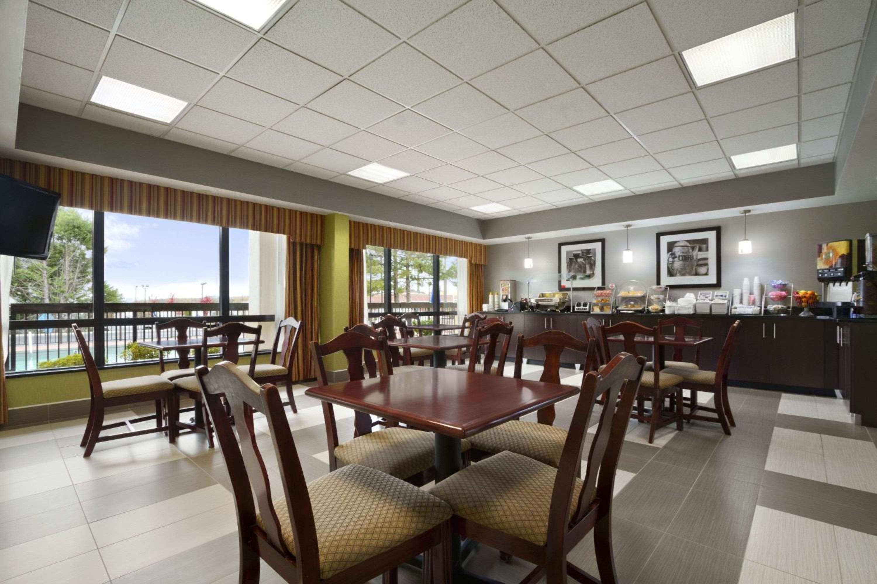 restaurant cafeteria