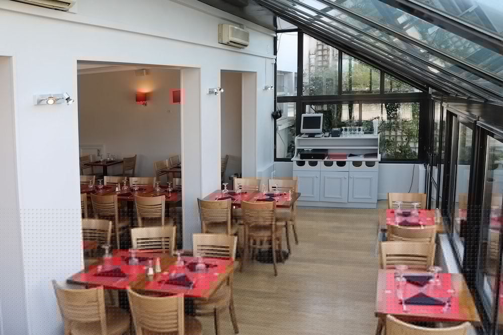 restaurant-cafeteria